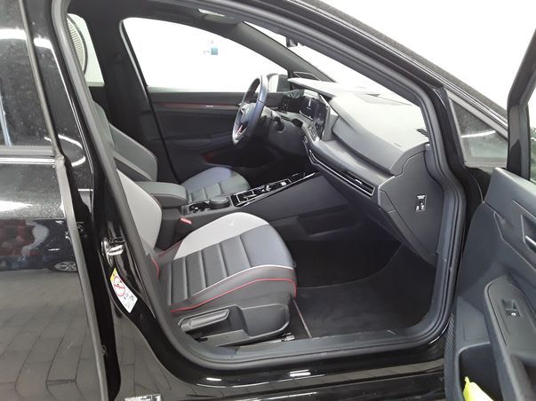 Volkswagen Golf GTI CLUBSPORT IQ.LIGHT NAVI DCC ACC KAMERA