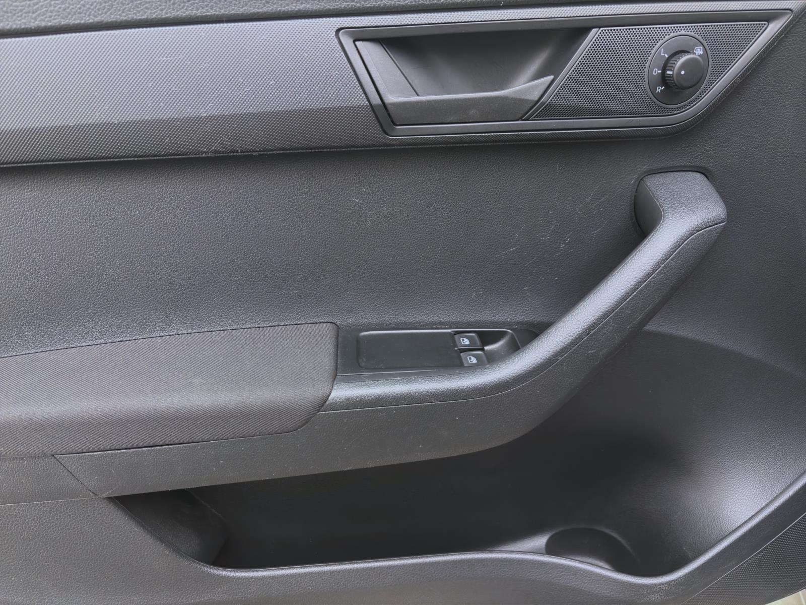 Bild 9: Skoda Fabia 1.0 MPI COOL PLUS SITZHZG PDC KLIMA