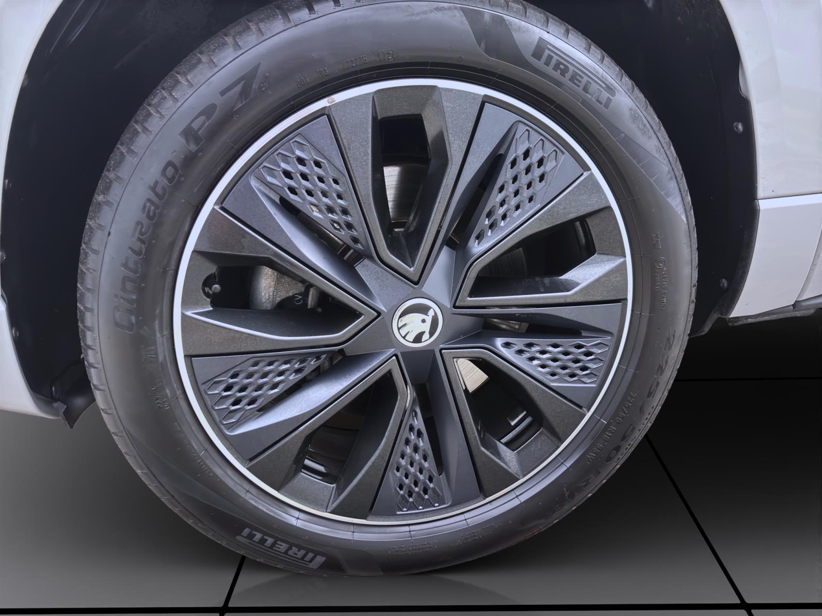 Bild 7: Skoda Karoq 2.0 TSI DSG 4x4 SPORTLINE NAVI MATRIX PDC SITZHZG