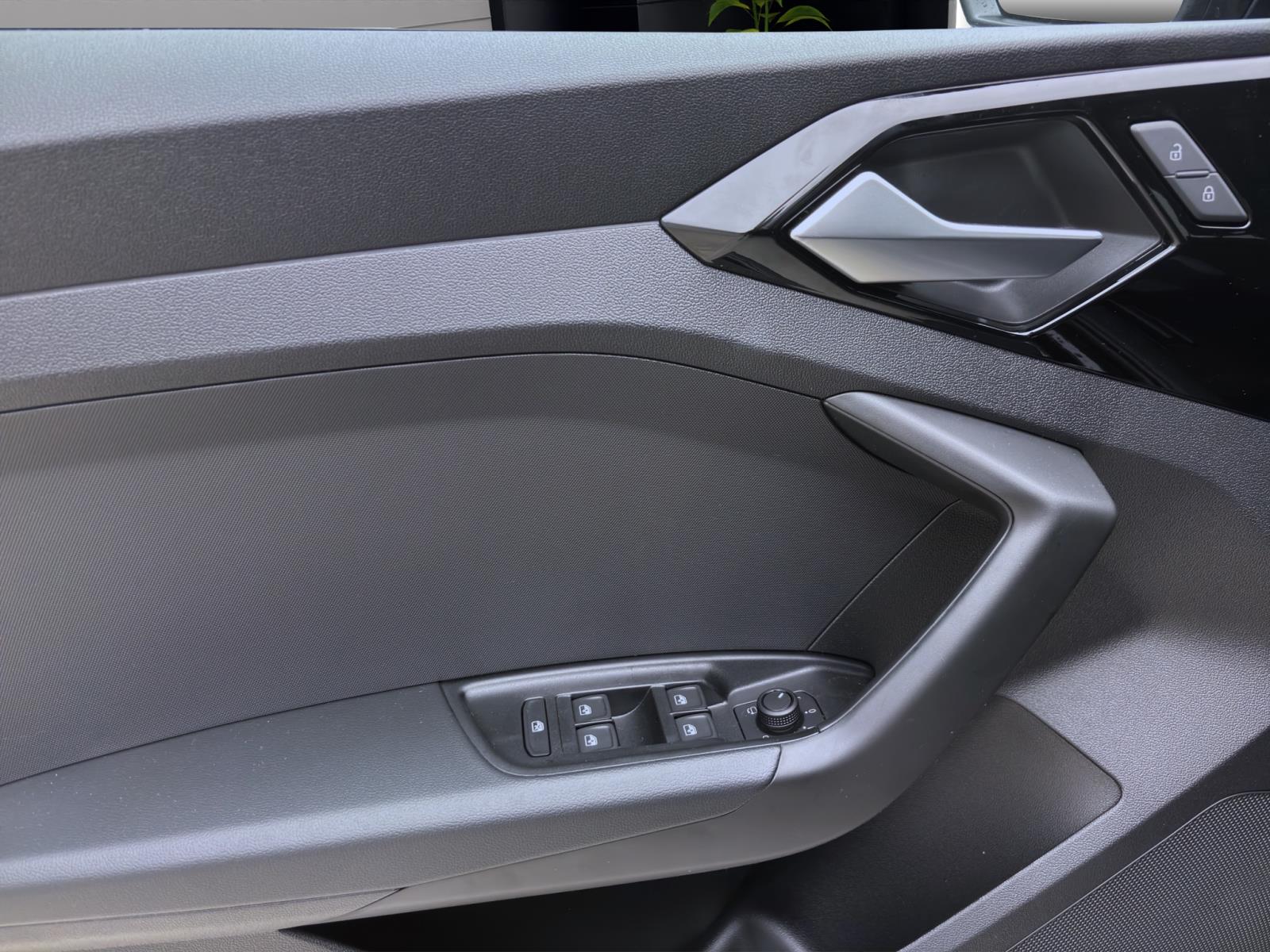 Bild 9: Audi A1 Sportback 25 TFSI SITZHZG VIRTUAL LED PDC