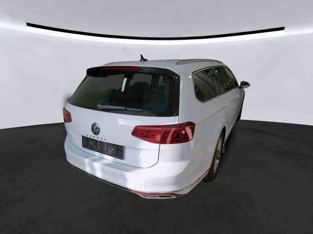 Bild 1: Volkswagen Passat Variant 2.0 TDI DSG R-LINE AHK NAVI IQ.LIGHT KAMERA