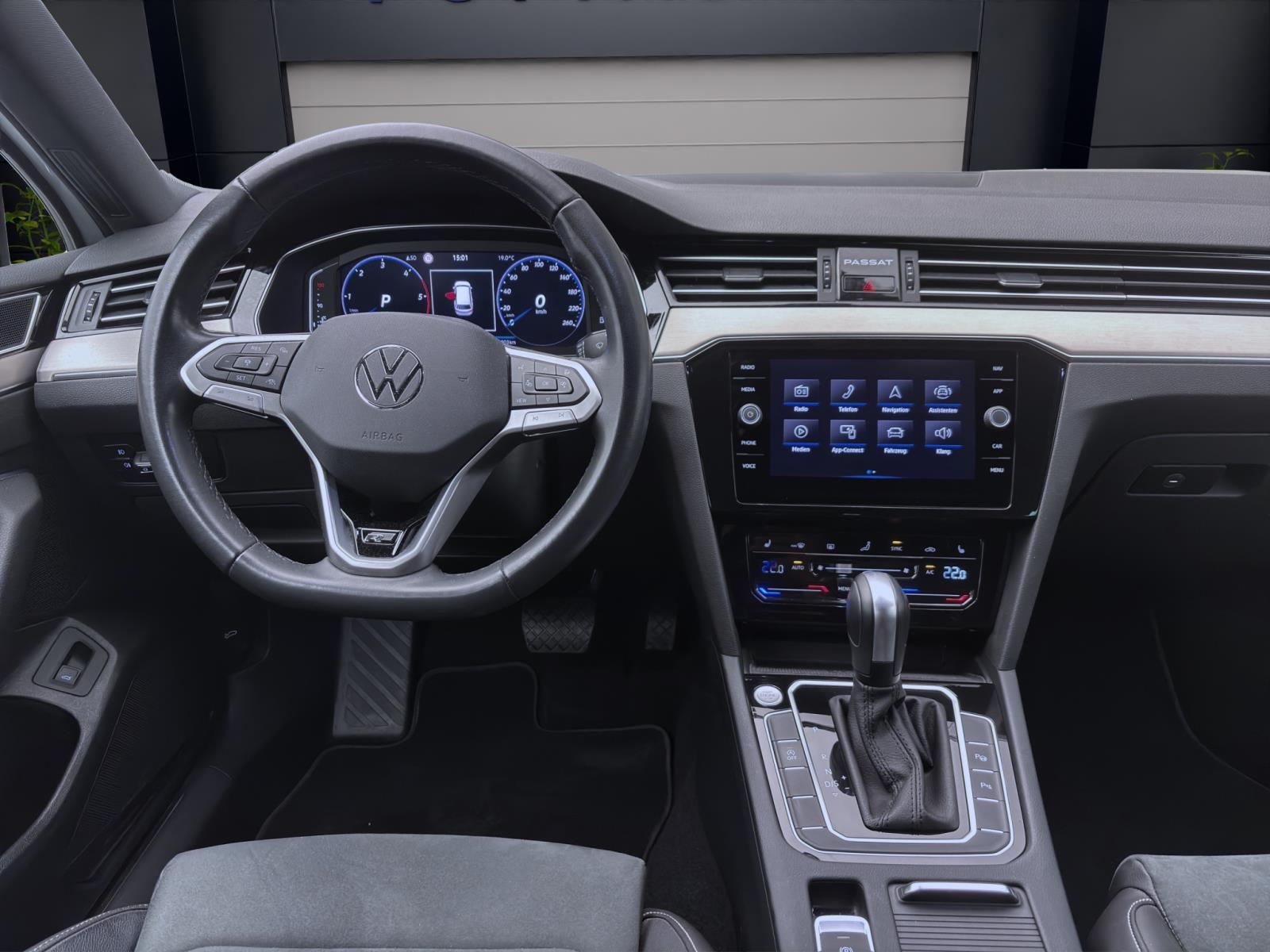 Bild 11: Volkswagen Passat Variant 2.0 TDI DSG R-LINE AHK NAVI IQ.LIGHT KAMERA