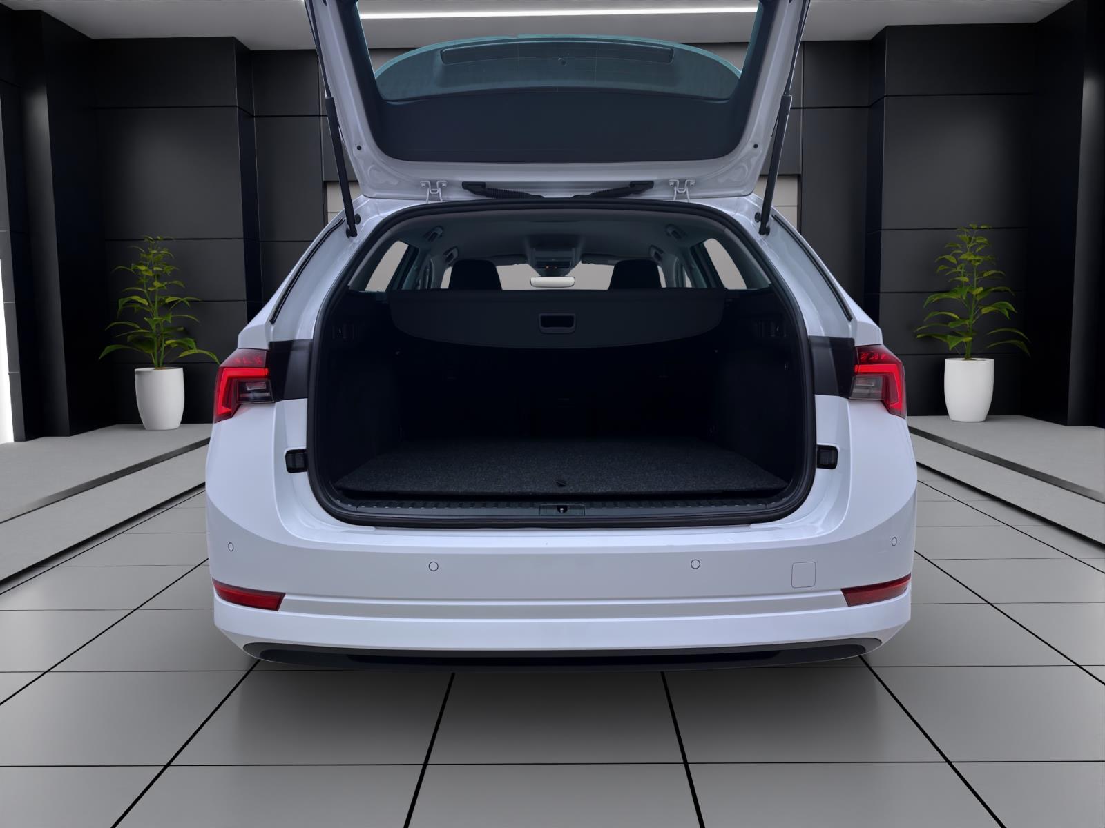 Bild 3: Skoda Octavia Combi 2.0 TDI STYLE NAVI PDC SITZHZG ACC