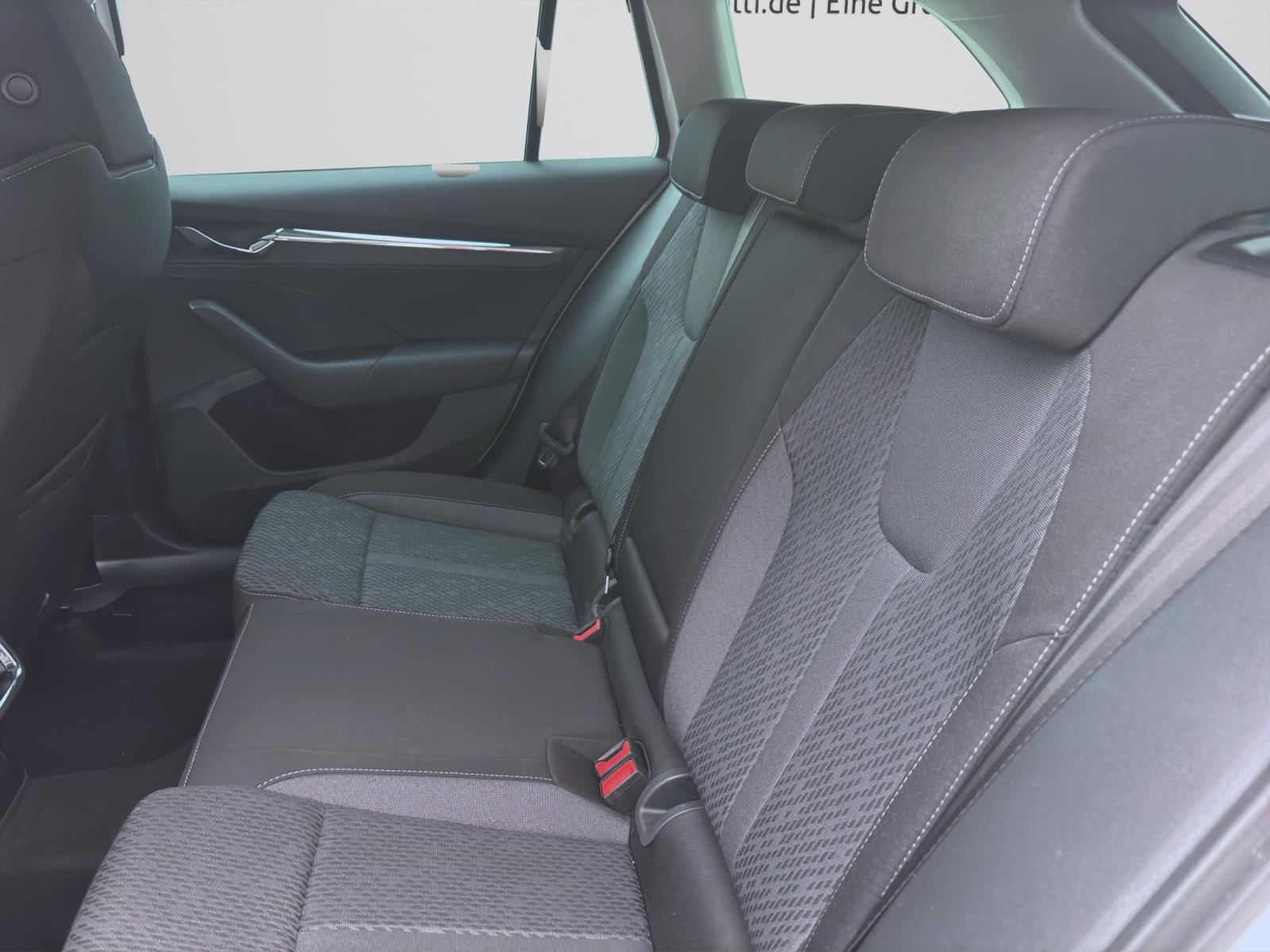 Bild 13: Skoda Octavia Combi 2.0 TDI STYLE NAVI PDC SITZHZG ACC