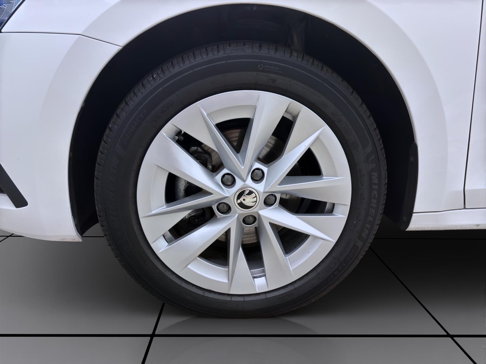 Bild 7: Skoda Octavia Combi 2.0 TDI DSG STYLE AHK NAVI LED HuD SITZHZG