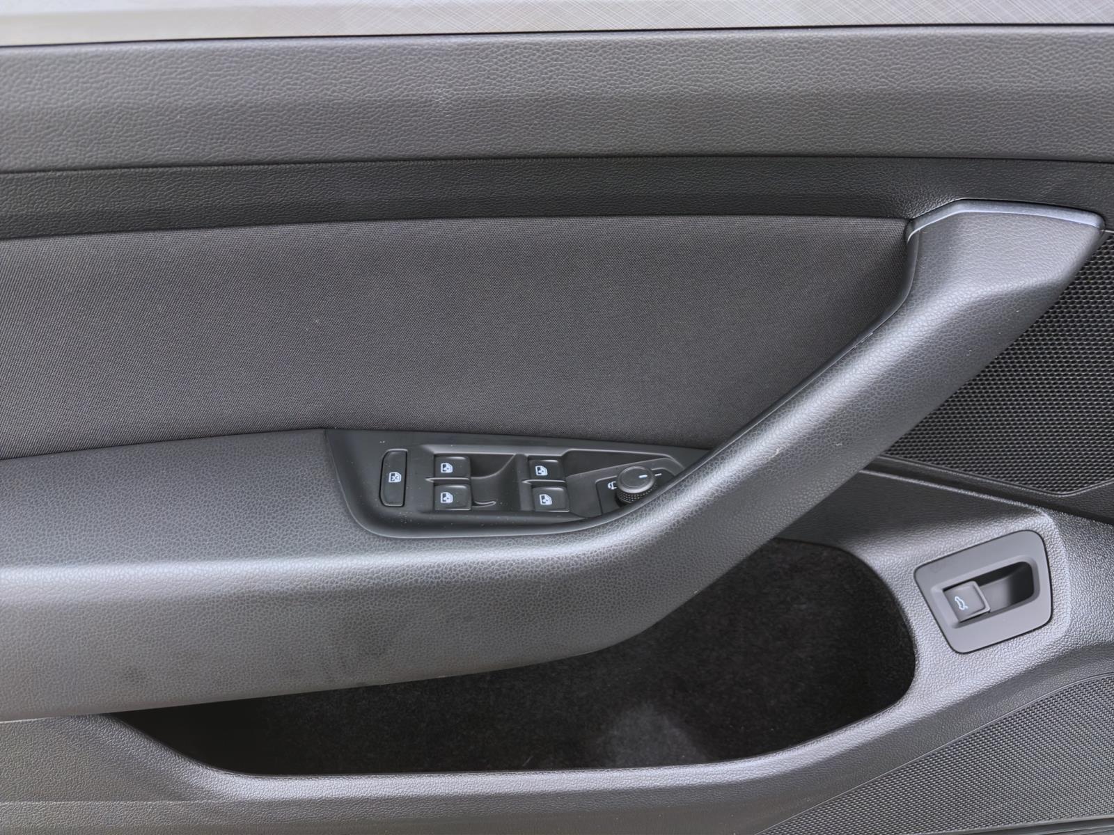 Bild 9: Volkswagen Passat Variant 2.0 TDI DSG BUSINESS NAVI KAMERA PDC LED