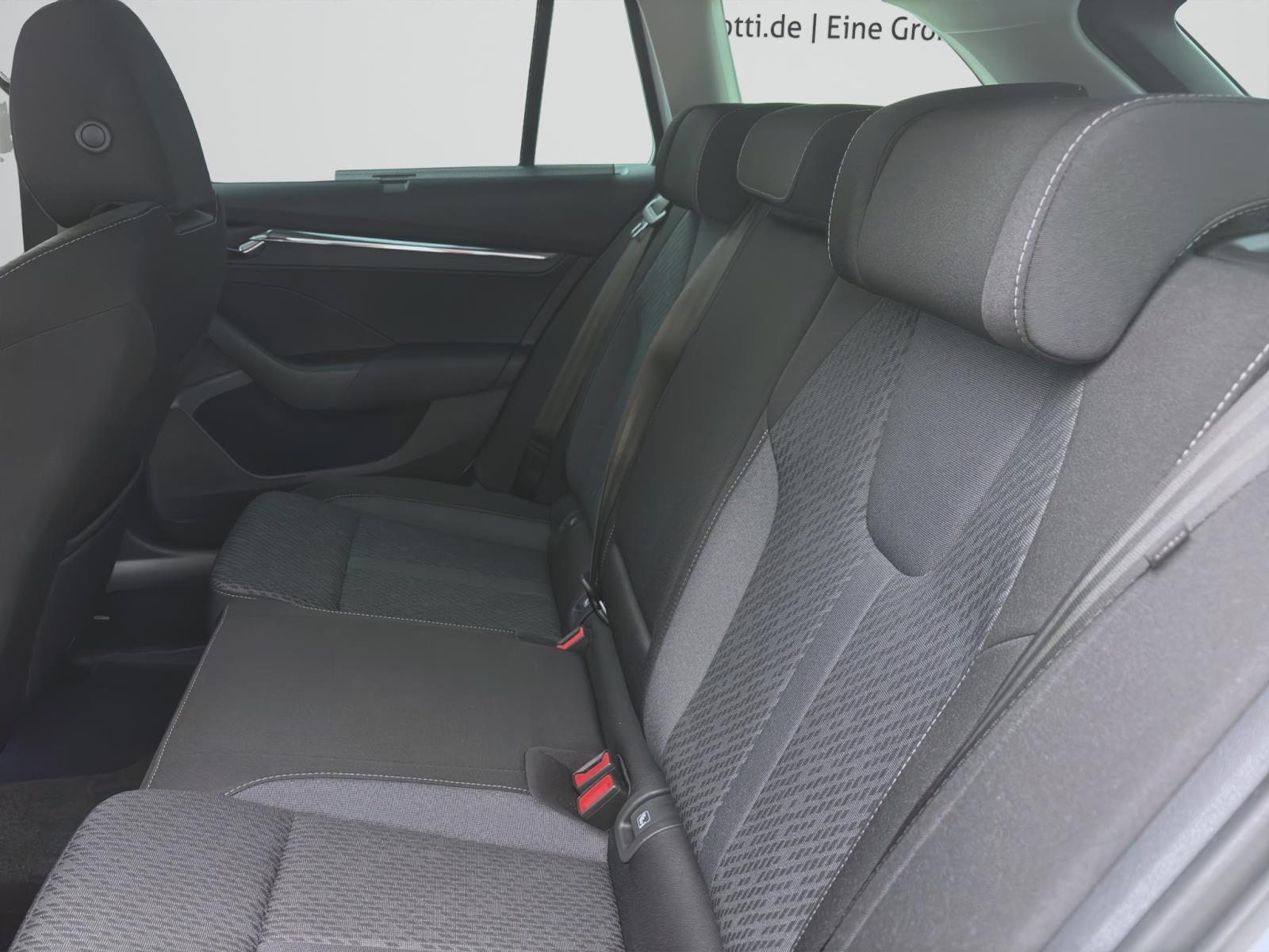Bild 13: Skoda Octavia Combi 2.0 TDI DSG 4x4 STYLE STANDHZG NAVI HuD ACC