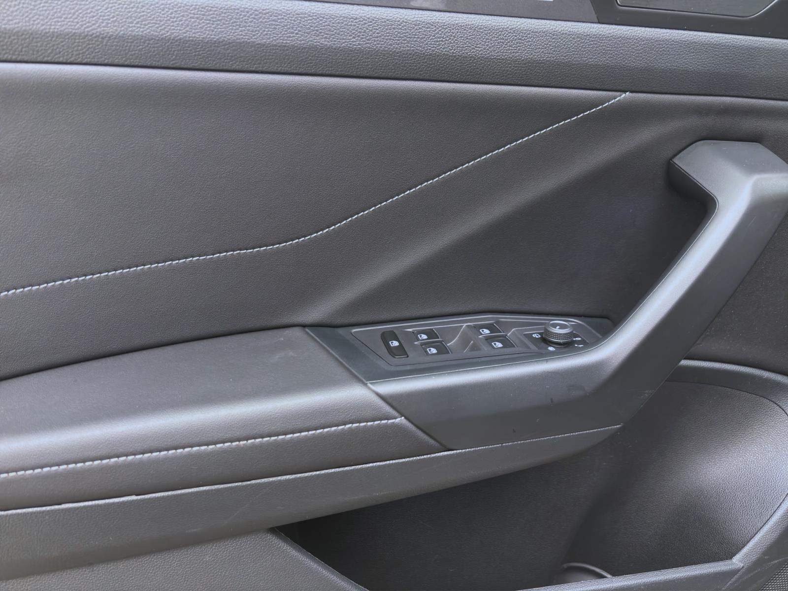 Bild 9: Volkswagen T-Roc 1.5 TSI DSG STYLE AHK PARKASSIST NAVI LED