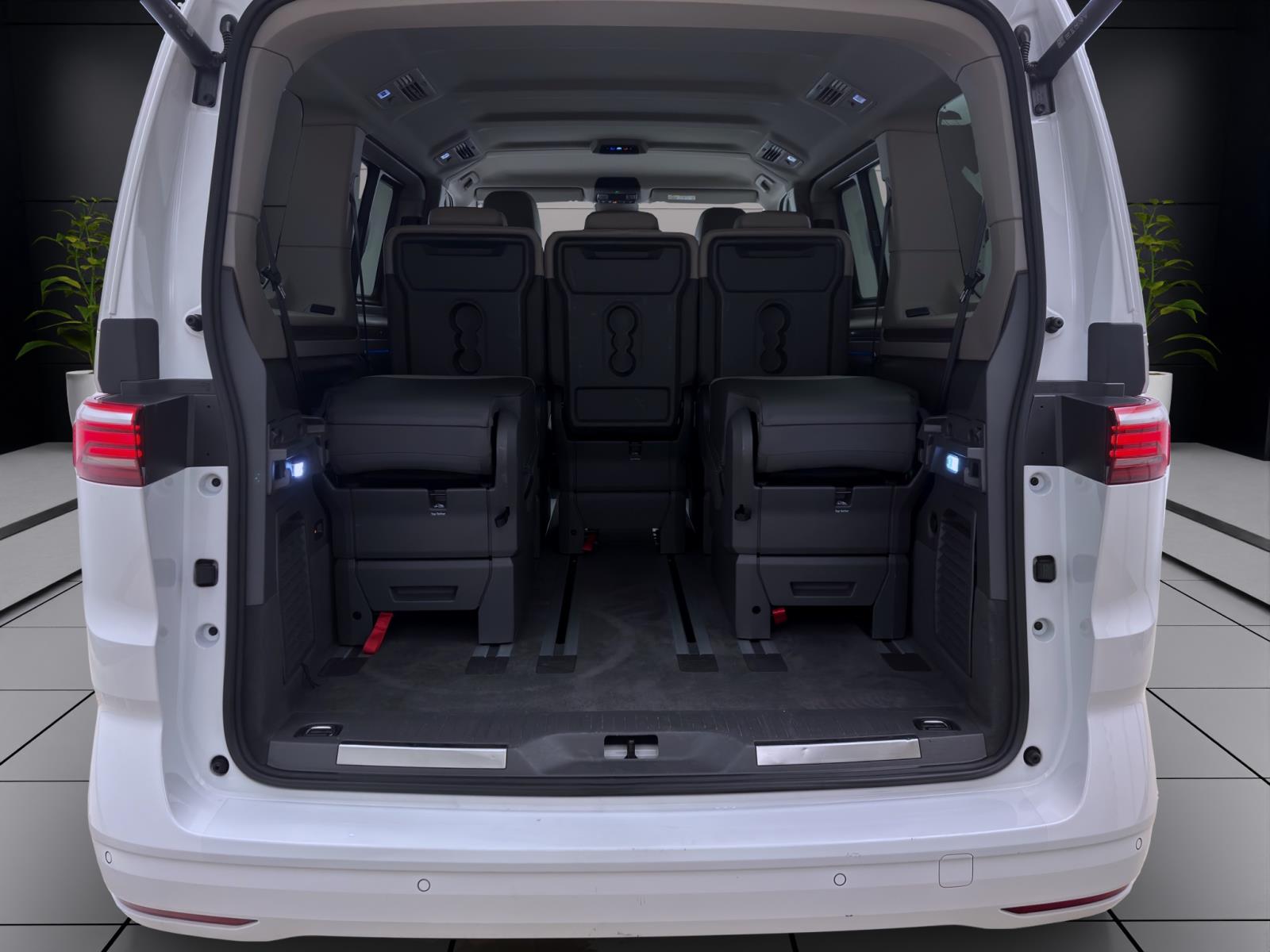 Bild 3: Volkswagen T7 Multivan 2.0 TDI DSG STYLE STANDHZG AHK NAVI IQ.LIGHT