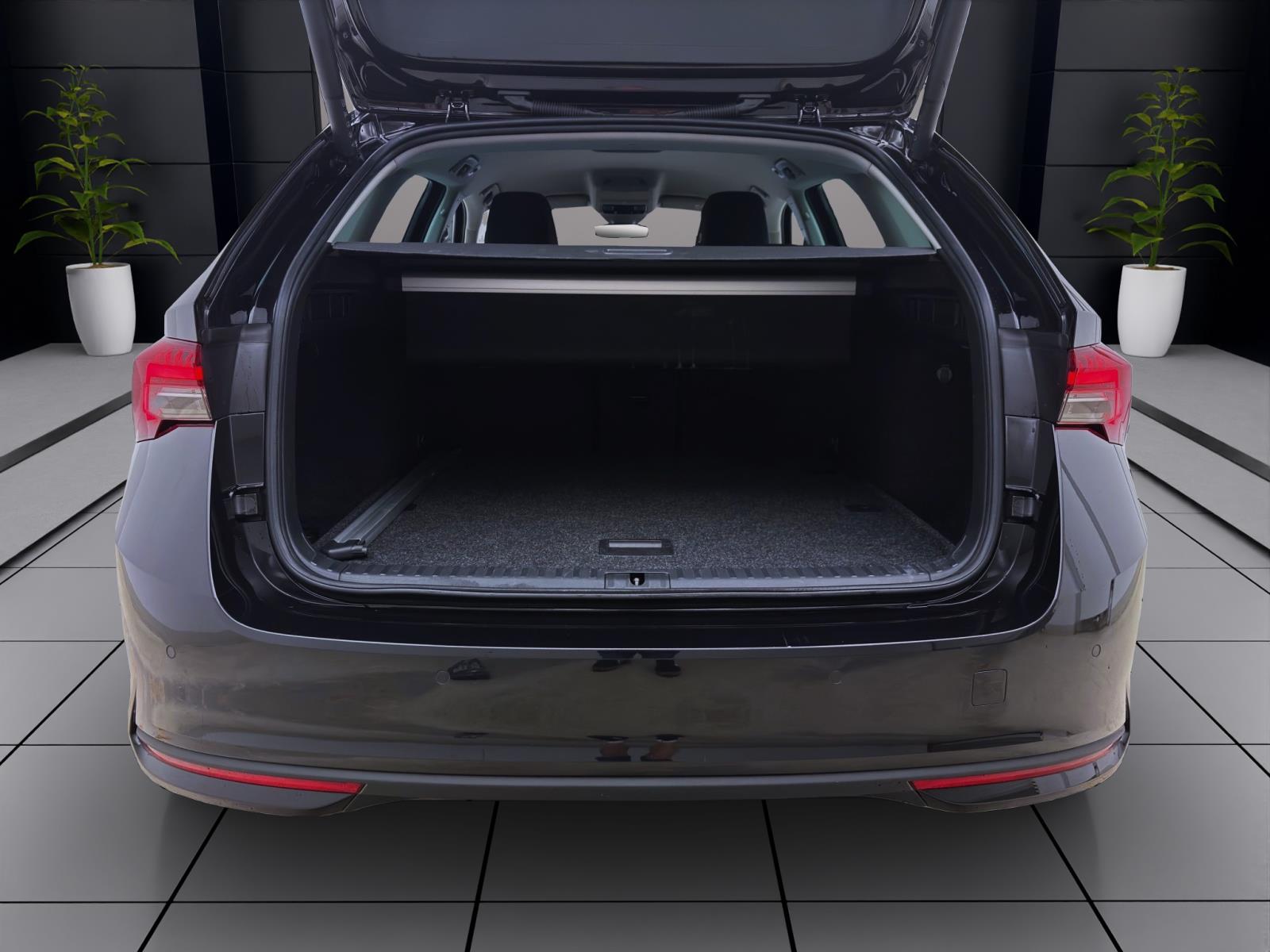 Bild 3: Skoda Octavia Combi 1.5 TSI SELECTION NAVI LED SITZHZG GRA