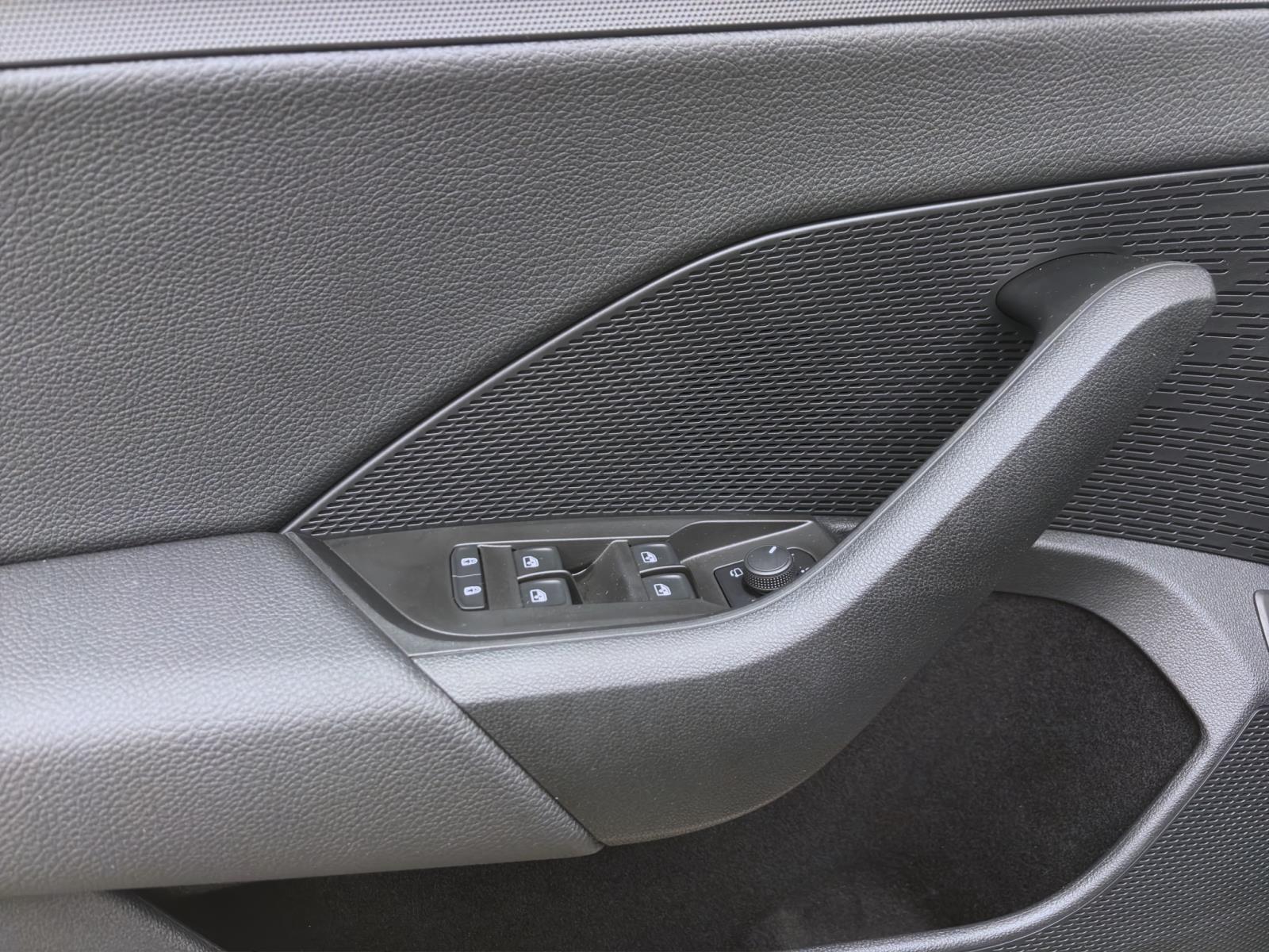 Bild 9: Skoda Octavia Combi 1.5 TSI SELECTION NAVI LED SITZHZG GRA