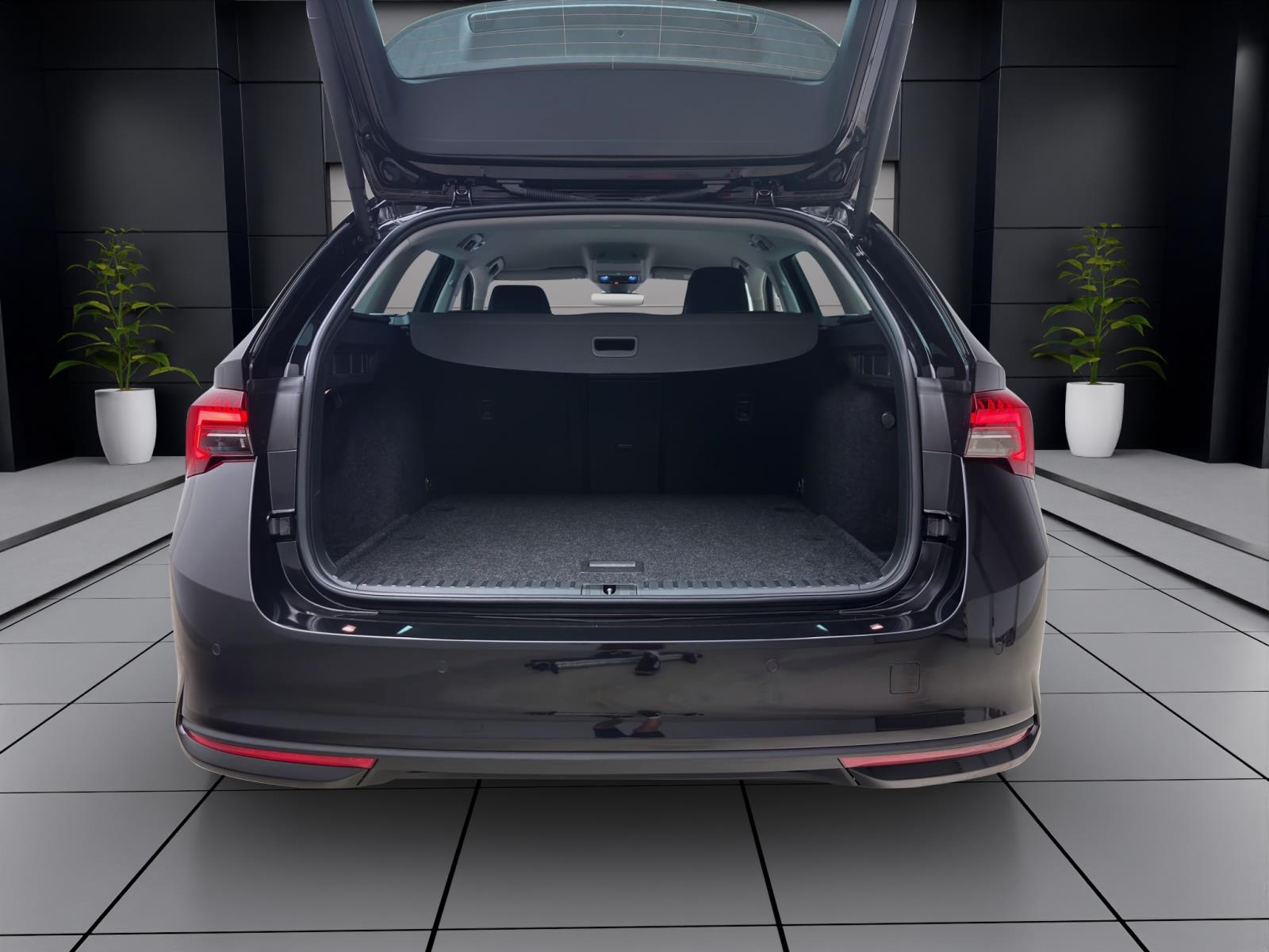 Bild 3: Skoda Octavia Combi 1.5 TSI SELECTION NAVI LED SITZHZG GRA