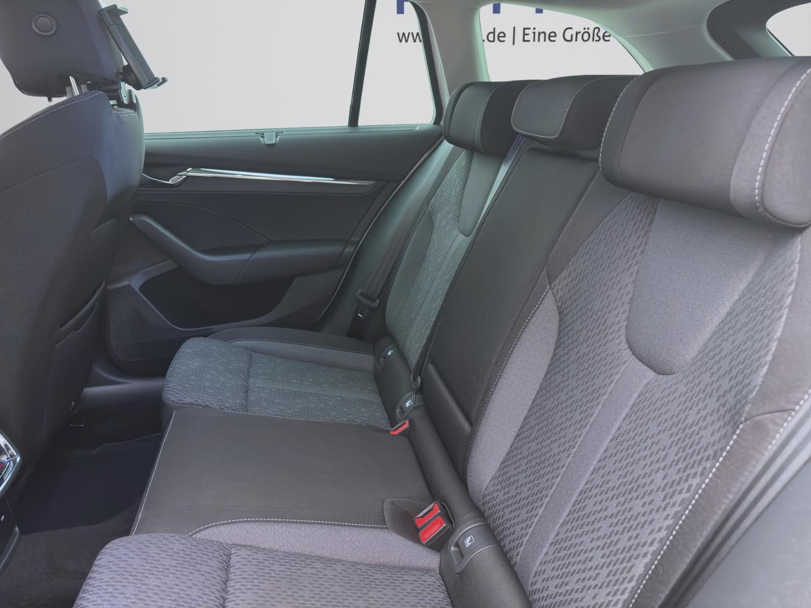 Bild 13: Skoda Octavia Combi 2.0 TDI DSG STYLE NAVI LED SITZHZG HuD