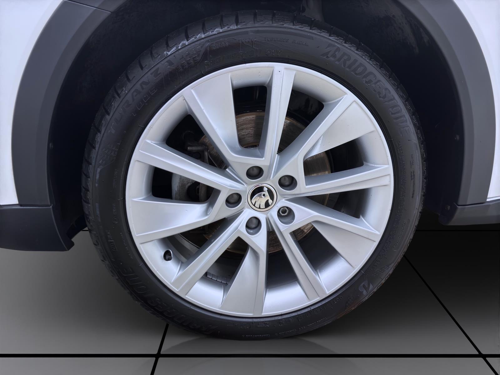 Bild 7: Skoda Octavia Combi 2.0 TDI DSG 4x4 SCOUT AHK NAVI MATRIX HuD