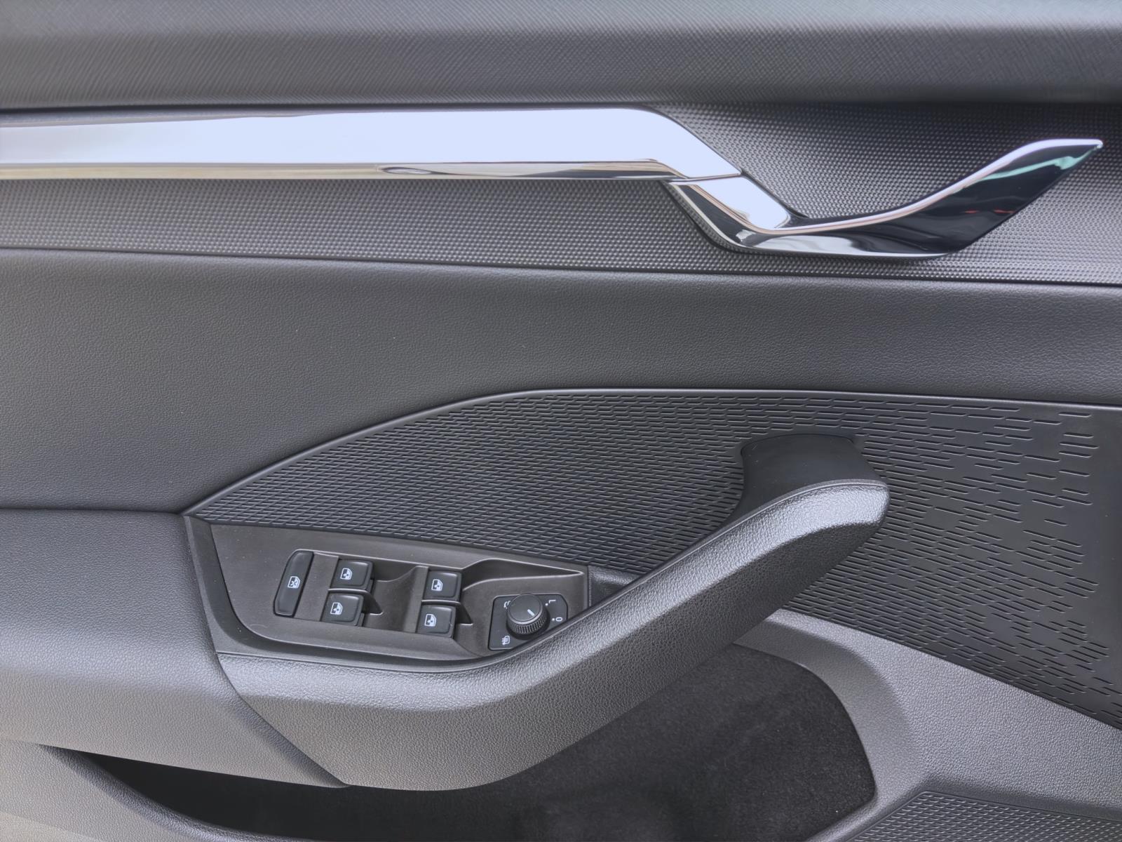 Bild 9: Skoda Octavia Combi 2.0 TDI DSG STYLE AHK NAVI LED SITZHZG