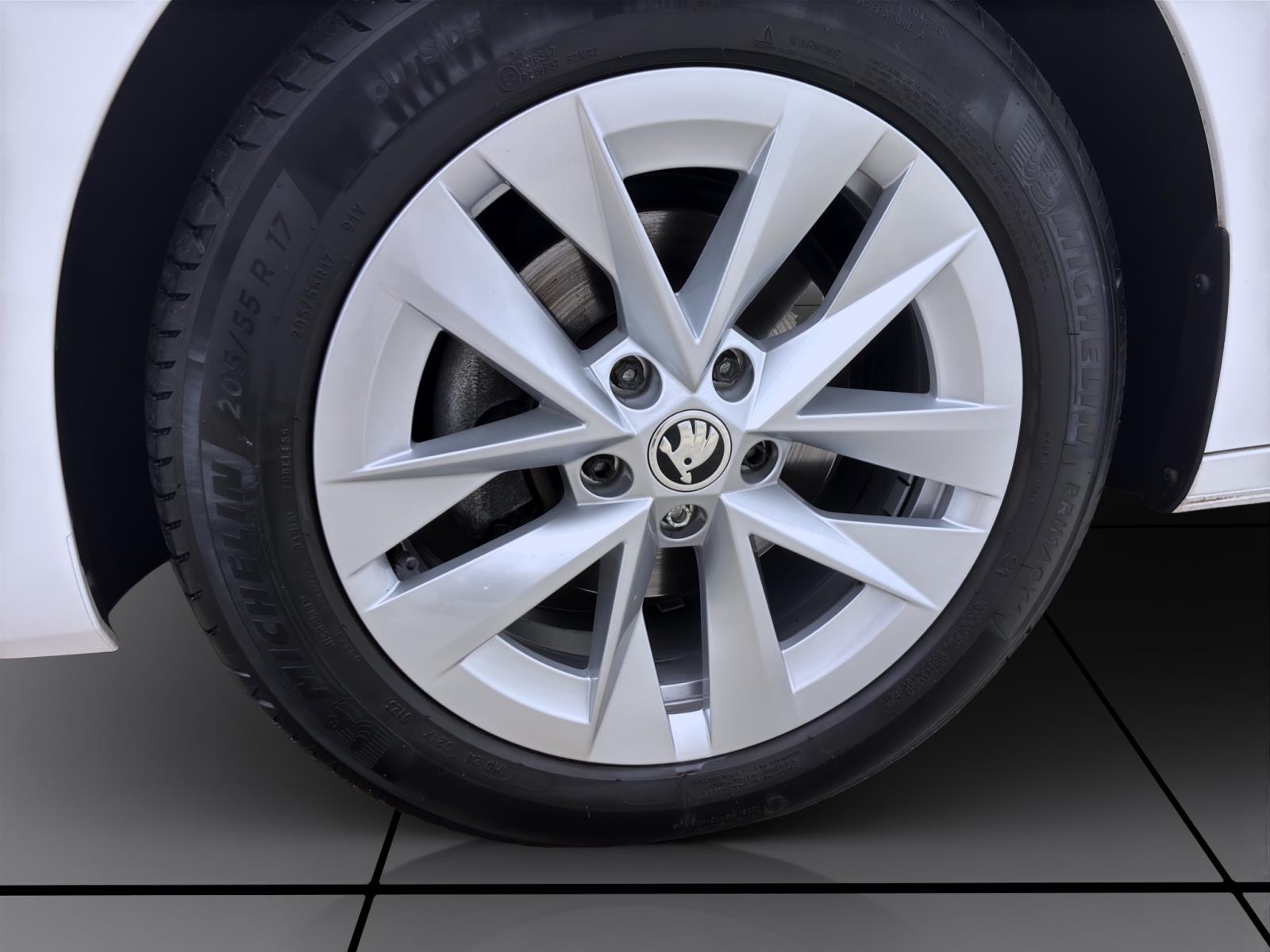 Bild 7: Skoda Octavia Combi 2.0 TDI DSG STYLE NAVI LED HuD SITZHZG