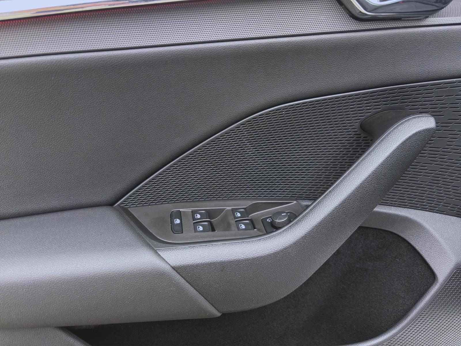 Bild 9: Skoda Octavia Combi 2.0 TDI DSG STYLE NAVI LED HuD SITZHZG