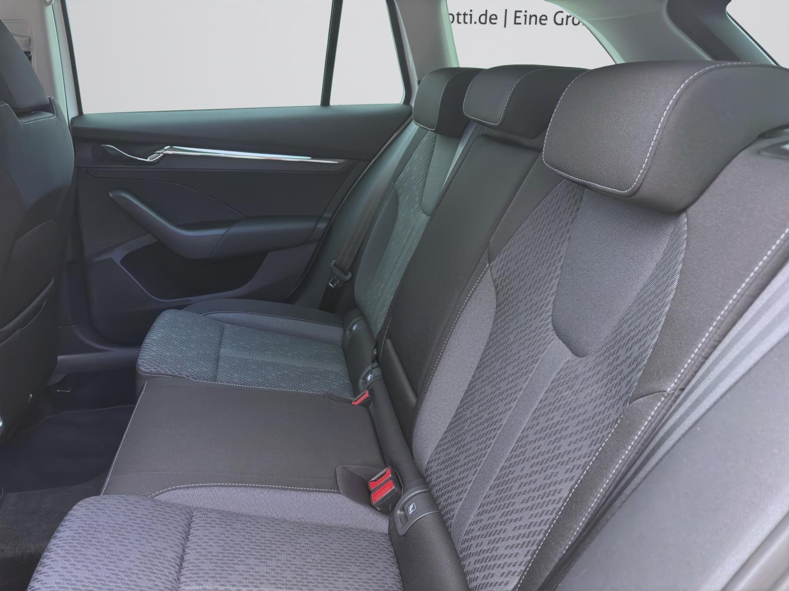 Bild 13: Skoda Octavia Combi 2.0 TDI DSG STYLE NAVI LED HuD SITZHZG