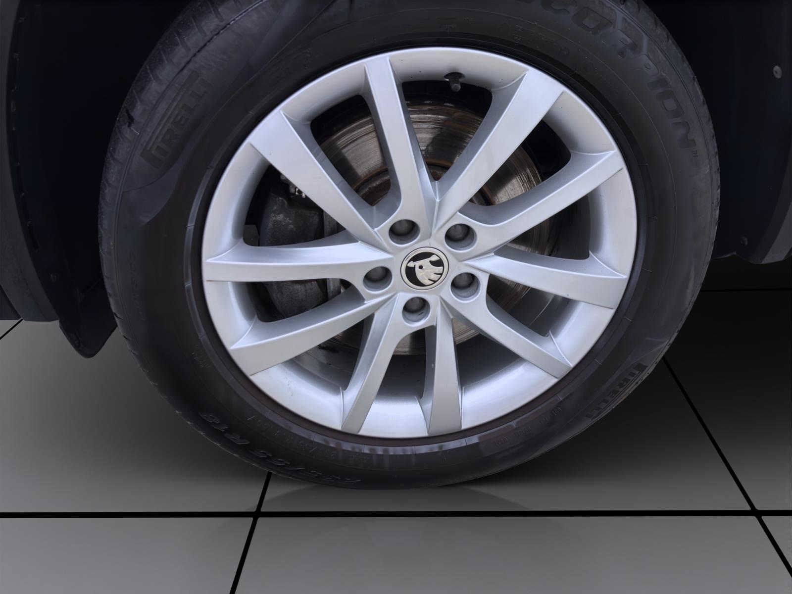 Bild 7: Skoda Kodiaq 2.0 TSI DSG 4x4 STYLE PANO PDC KAMERA NAVI