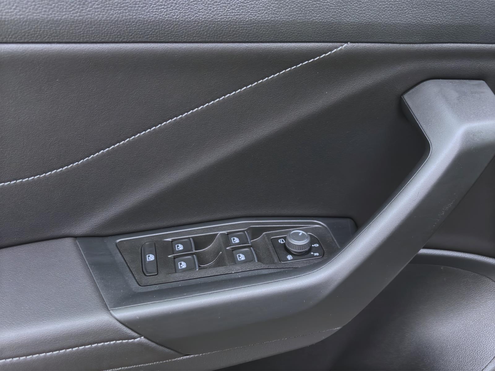 Bild 9: Volkswagen T-Roc 2.0 TDI DSG R-LINE NAVI AHK KAMERA PDC