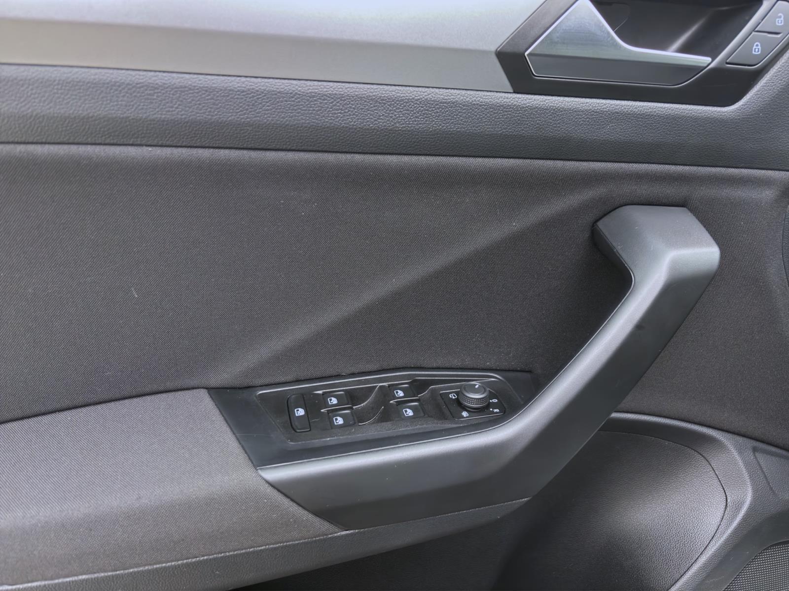 Bild 9: Volkswagen T-Roc 2.0 TDI DSG LIFE NAVI LED SITZHZG PDC