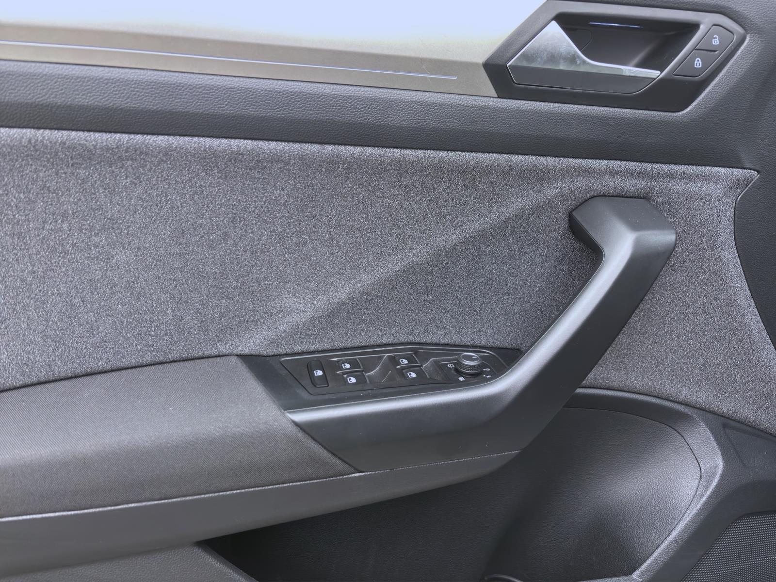 Bild 9: Volkswagen T-Roc 2.0 TDI DSG MOVE NAVI LED SITZHZG PDC