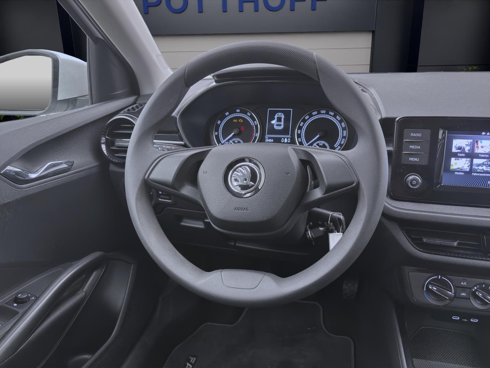 Bild 10: Skoda Fabia 1.0 MPI ACTIVE PDC LED KLIMA