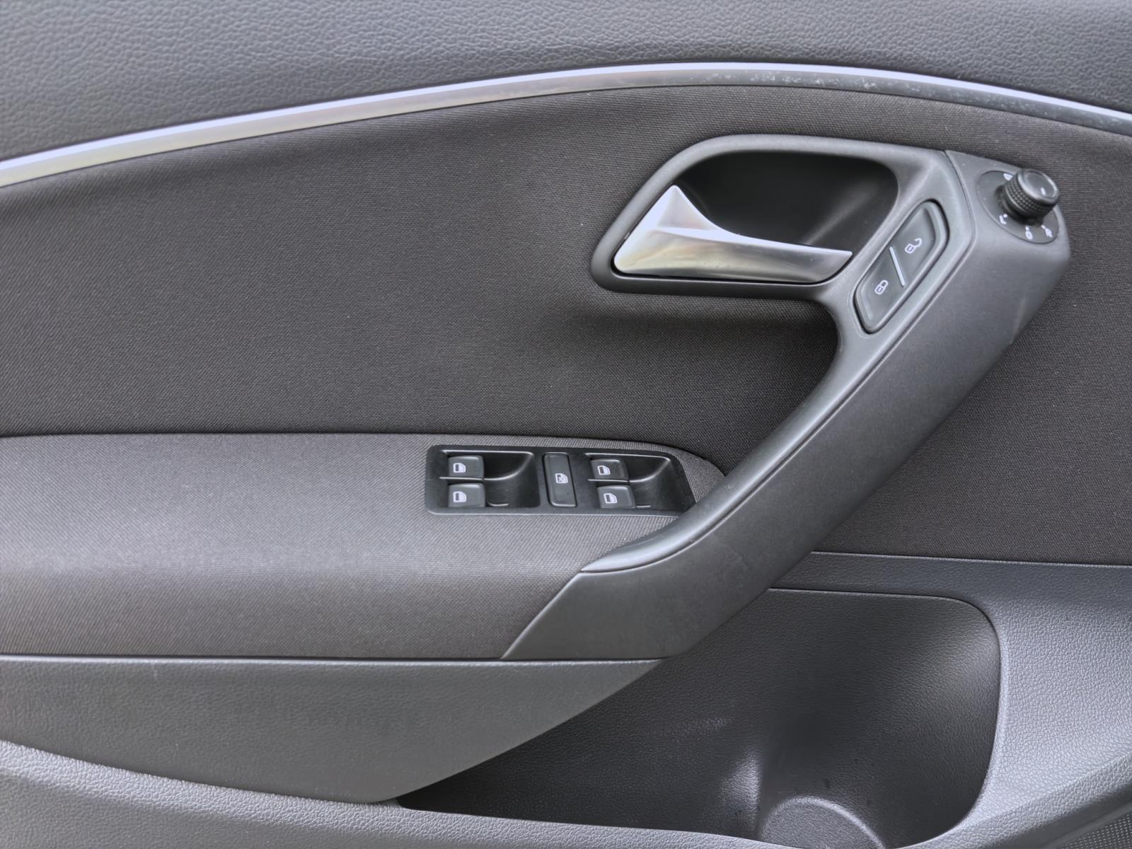 Bild 9: Volkswagen Polo 1.2 TSI HIGHLINE NAVI PDC KLIMA SITZHZG