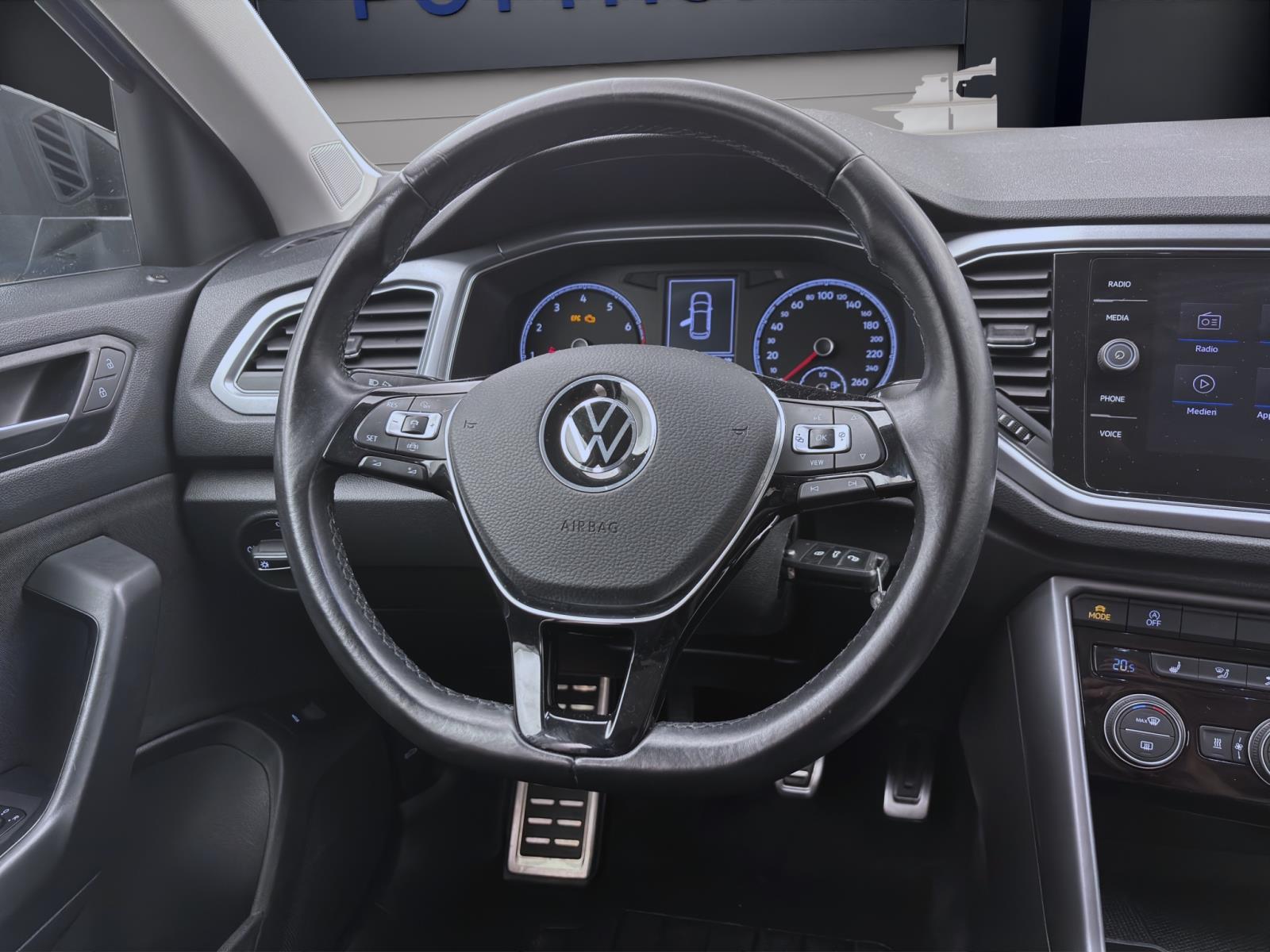 Bild 10: Volkswagen T-Roc 1.5 TSI ACTIVE STDHZG NAVI ACC SHZG