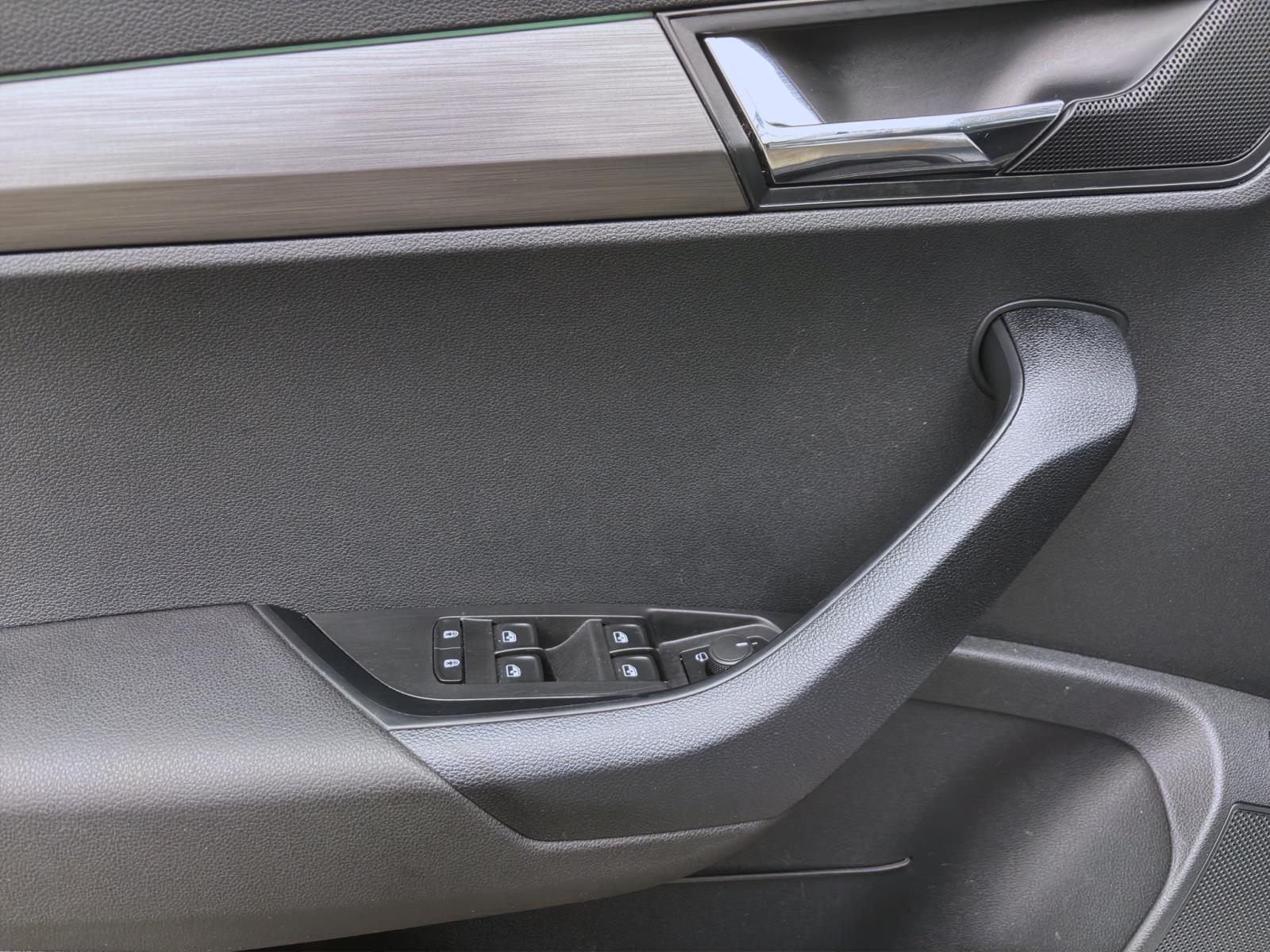 Bild 9: Skoda Karoq 1.5 TSI DSG CLEVER AHK NAVI KAMERA ACC