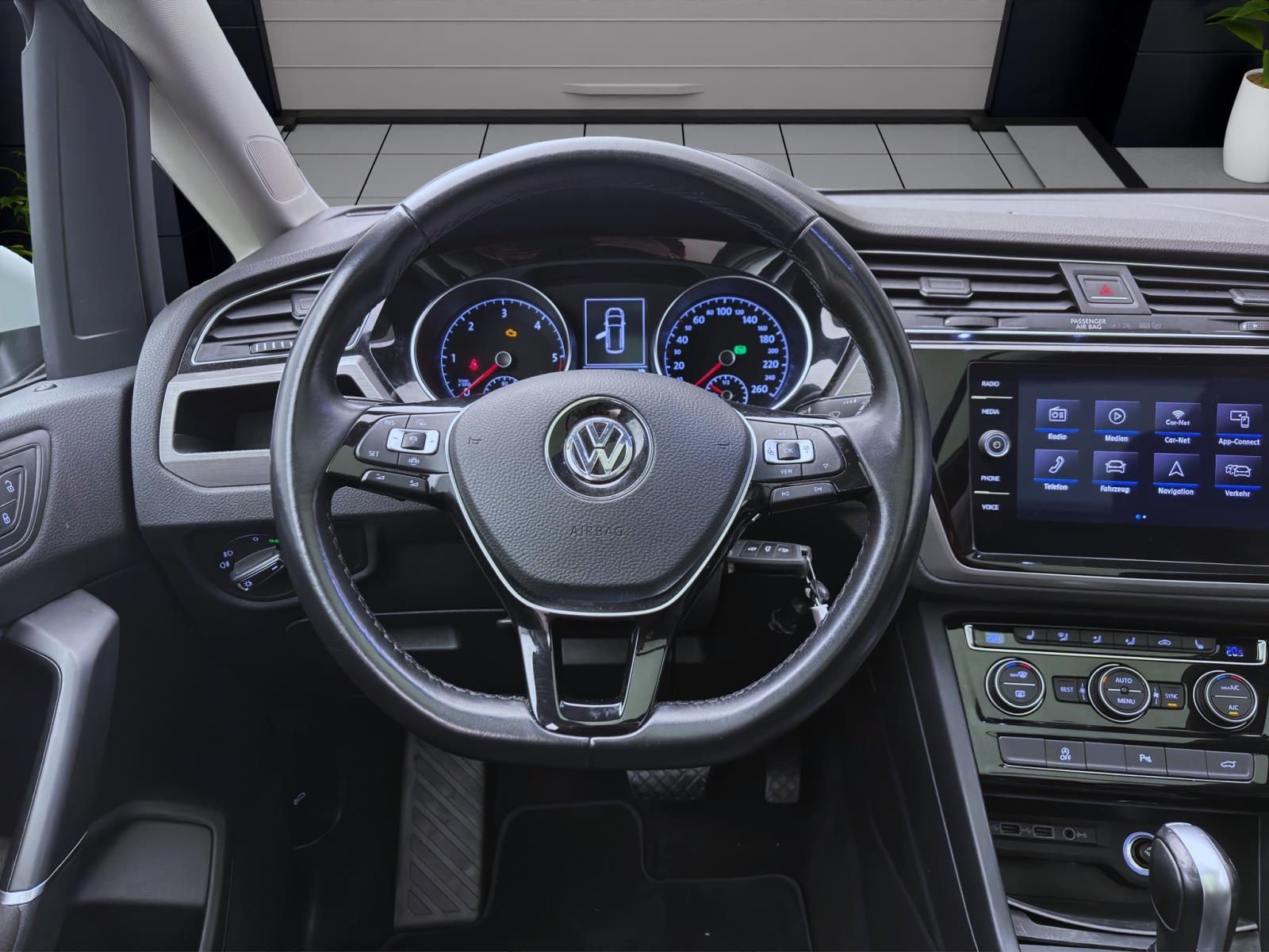 Bild 10: Volkswagen Touran 2.0 TDI DSG COMFORTLINE PANO PDC ACC NAVI