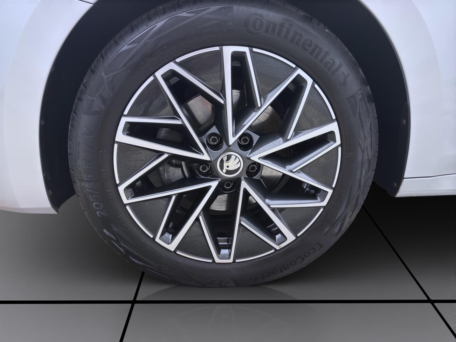 Bild 7: Skoda Octavia Combi 2.0 TDI DSG CLEVER NAVI PDC SITZHZG KAMERA