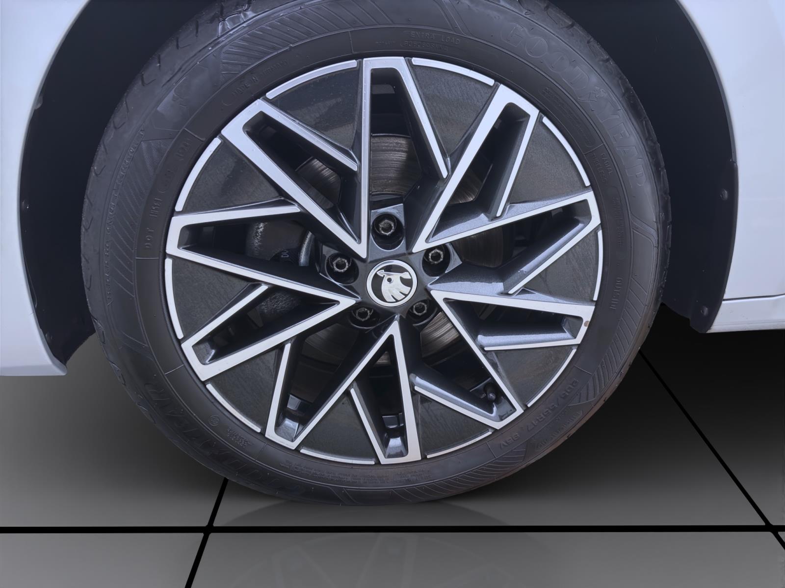 Bild 7: Skoda Octavia Combi 2.0 TDI DSG CLEVER NAVI KAMERA PDC LED