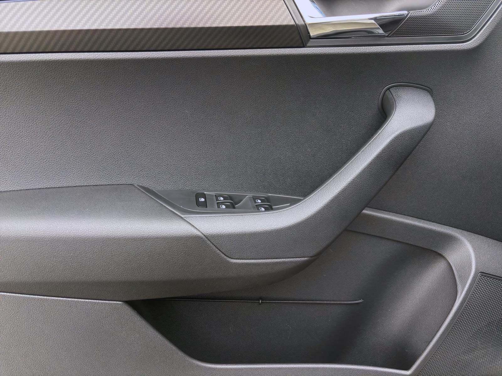 Bild 9: Skoda Karoq 2.0 TSI DSG 4x4 SPORTLINE MATRIX PDC SITZHZG