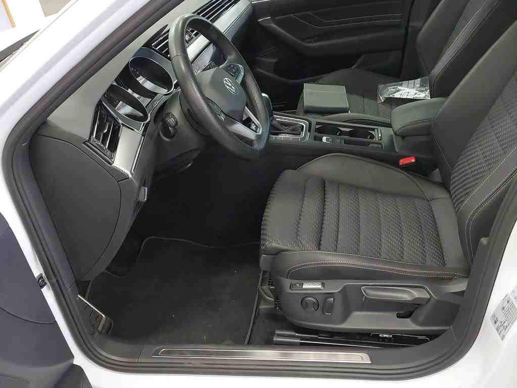 Bild 2: Volkswagen Passat Variant 2.0 TDI DSG R-LINE NAVI AHK KAMERA PDC