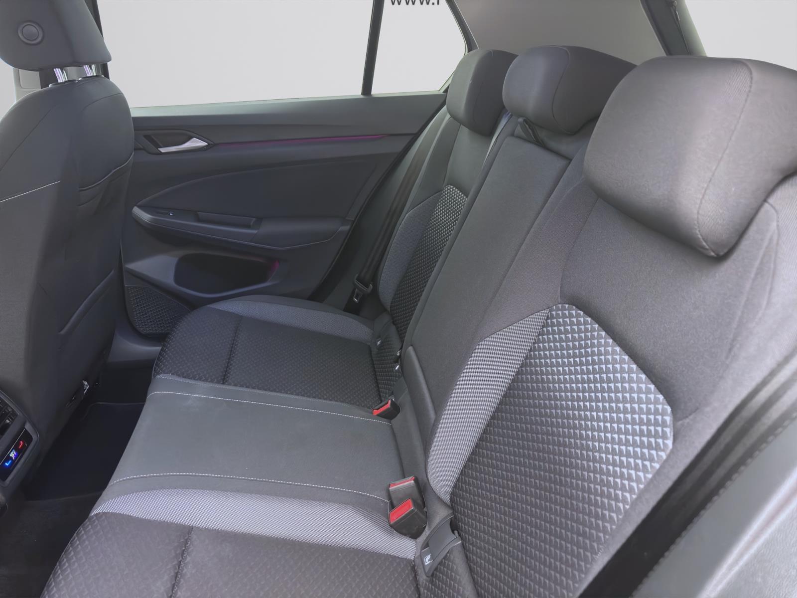 Bild 13: Volkswagen Golf 1.5 TSI ACTIVE NAVI PDC SITZHZG KLIMA