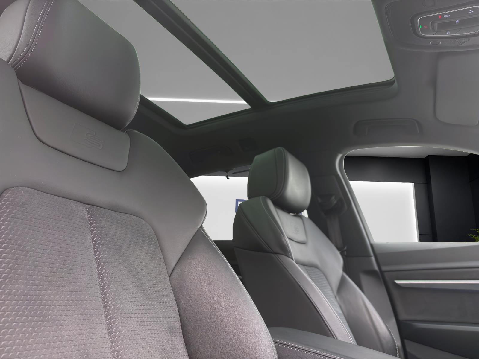Bild 16: Audi e-tron 55 Q S LINE PANO MATRIX NAVI+ LM21 PDC