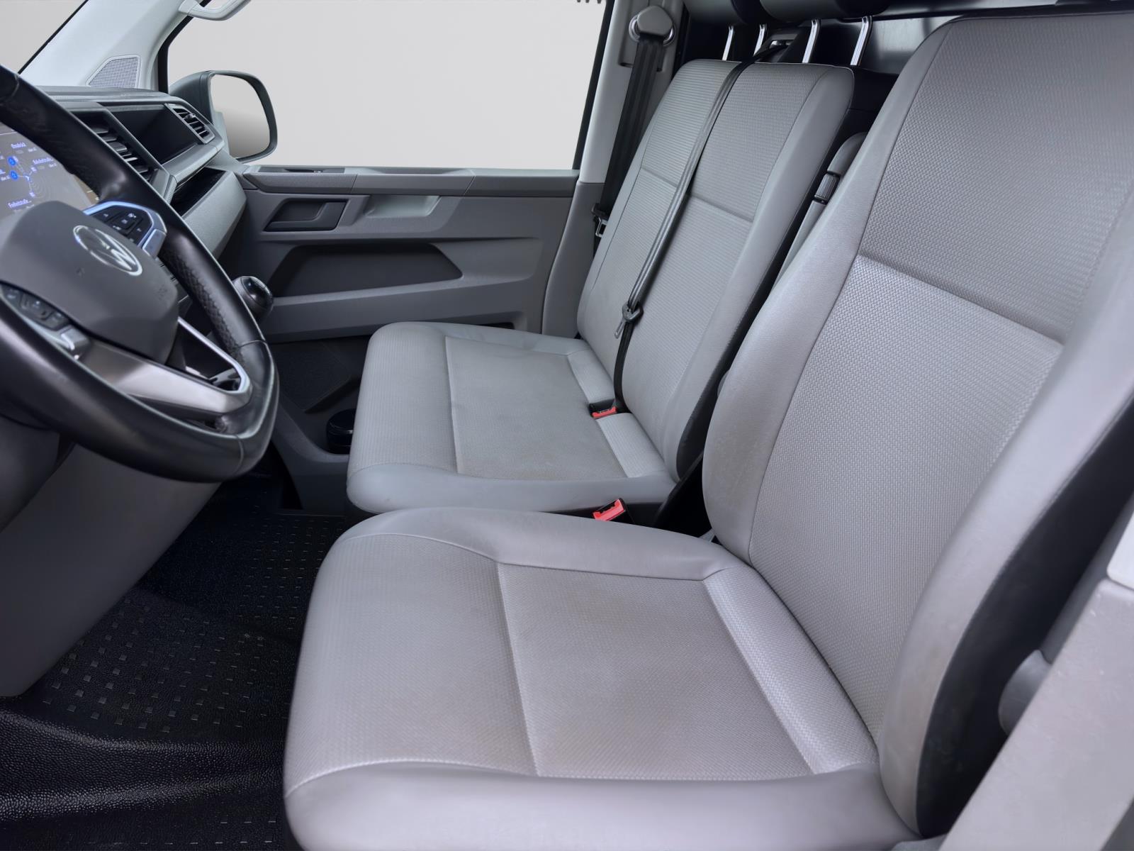 Bild 8: Volkswagen T6.1 Transporter Kasten 2.0 TDI LANG STANDHZG AHK NAVI