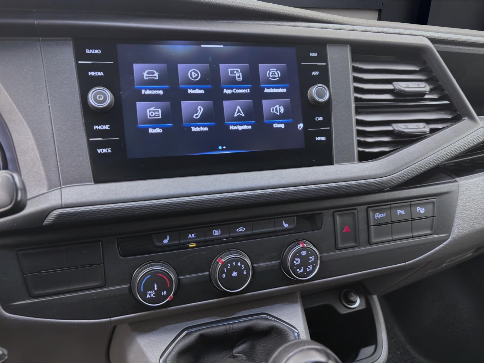 Bild 12: Volkswagen T6.1 Transporter Kasten 2.0 TDI LANG STANDHZG AHK NAVI