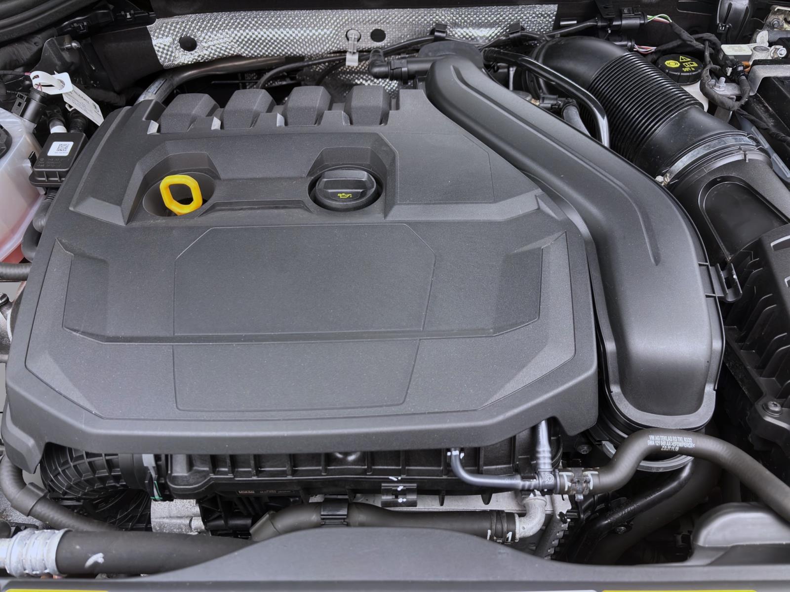 Bild 16: Volkswagen Golf Variant 1.5 eTSI DSG R-LINE KAMERA PDC NAVI ACC