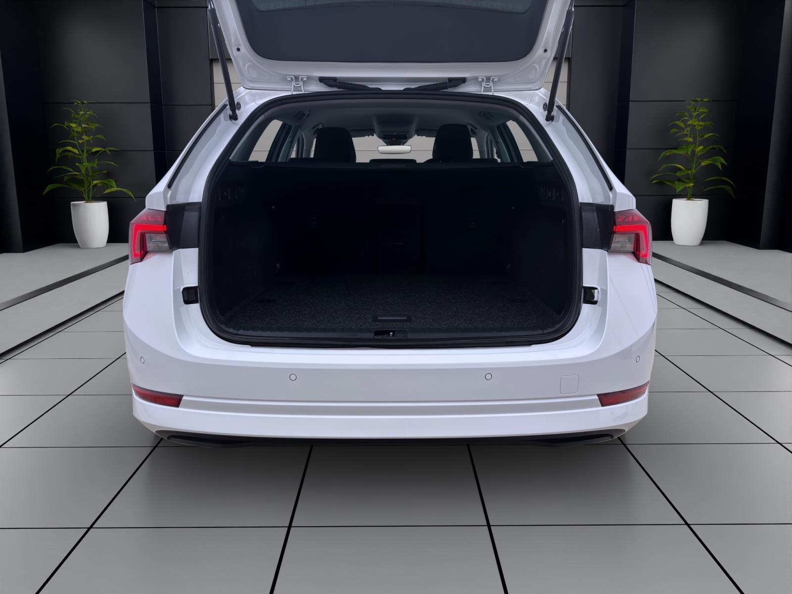 Bild 3: Skoda Octavia Combi 2.0 TDI DSG STYLE NAVI AHK KLIMA PDC