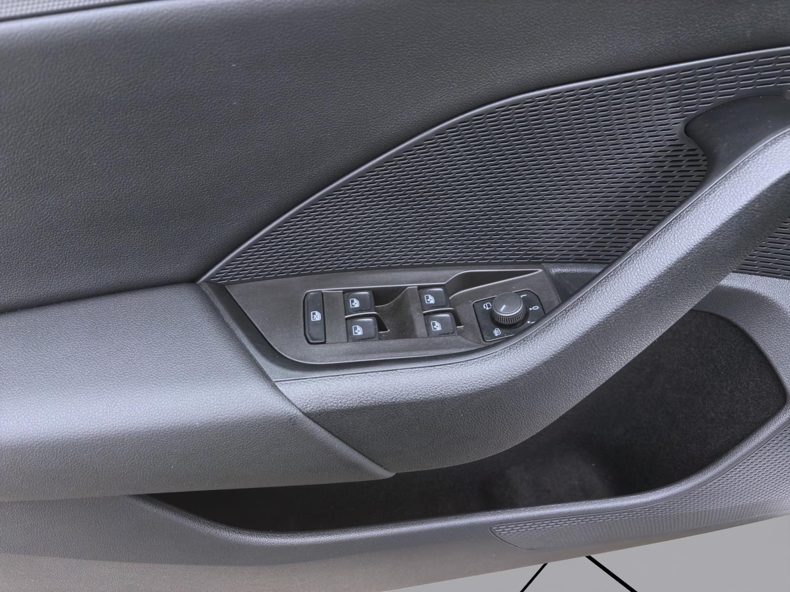 Bild 9: Skoda Octavia Combi 2.0 TDI DSG STYLE NAVI AHK KLIMA PDC