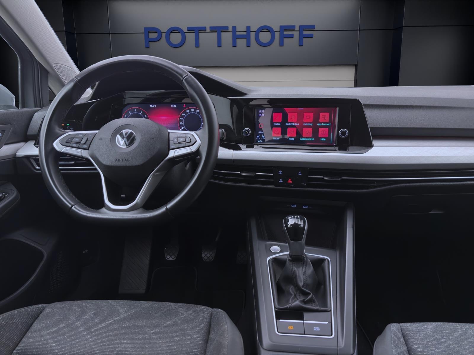 Bild 12: Volkswagen Golf 1.5 TSI LIFE PDC SITZHZG LED KLIMA