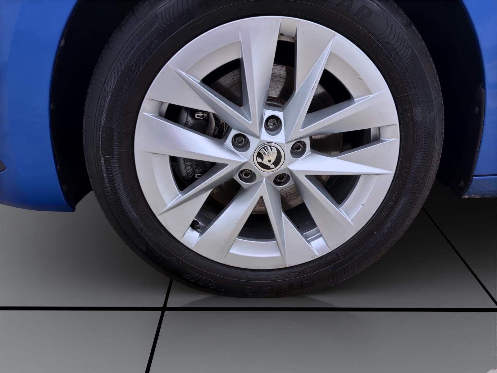 Bild 7: Skoda Octavia Combi iV 1.4 TSI DSG AMBITION MATRIX PDC NAVI