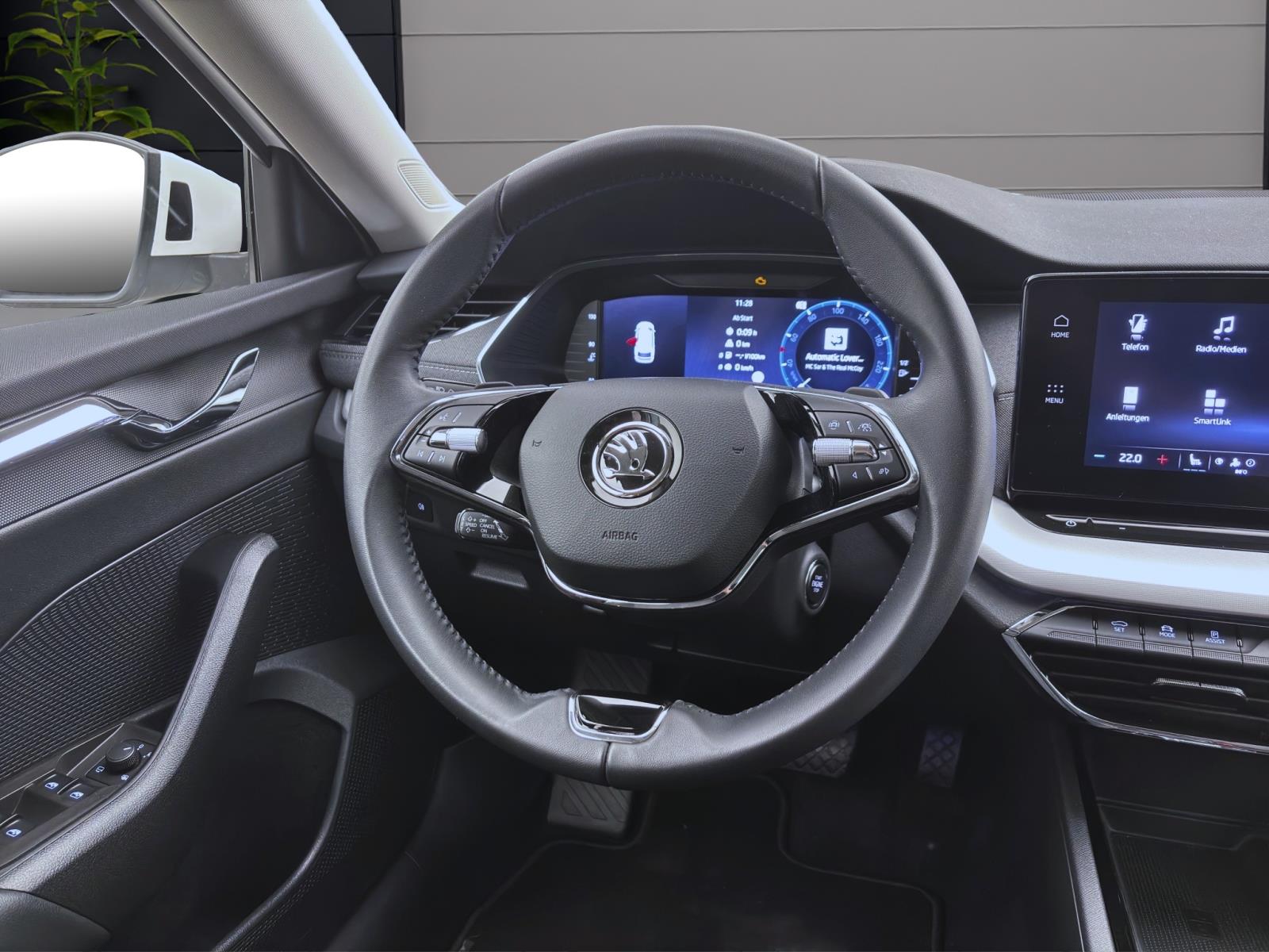 Bild 10: Skoda Octavia Combi 2.0 TDI DSG STYLE NAVI KLIMA PDC SHZG