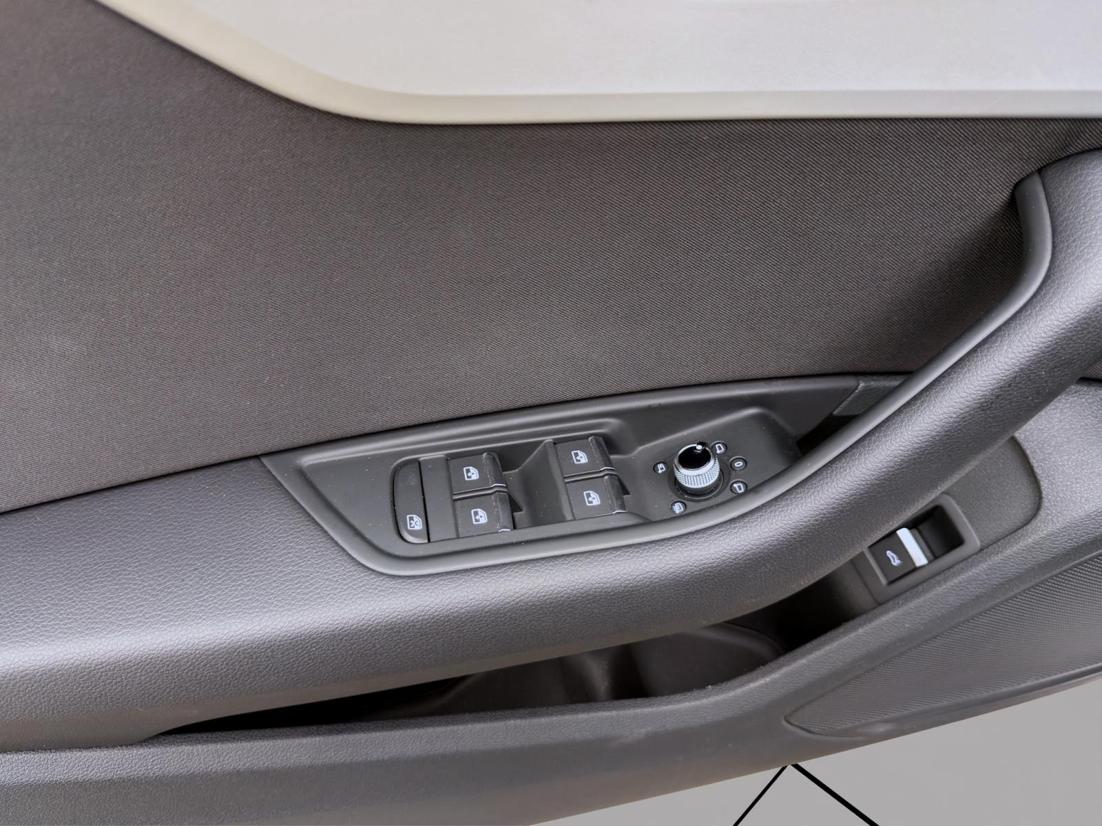 Bild 9: Audi A4 Avant 30 TDI ADVANCED NAVI+ AHK KAMERA SITZHZG