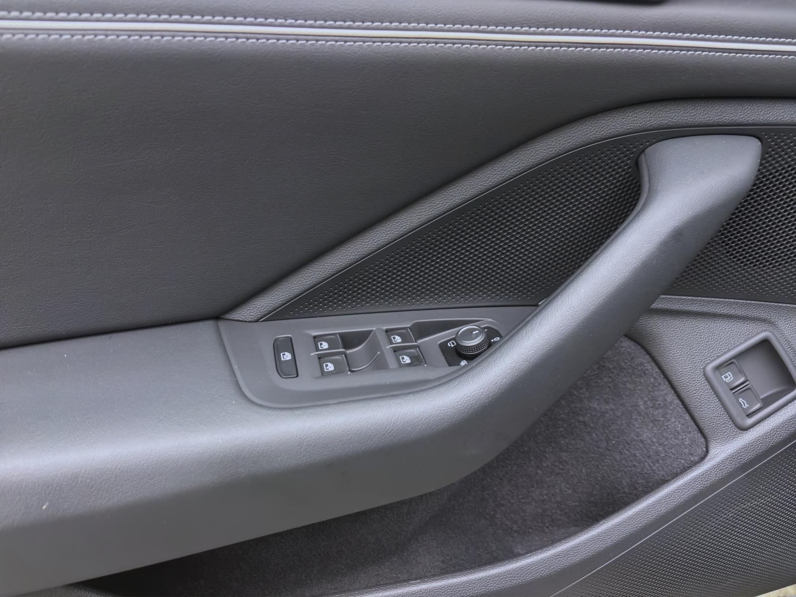 Bild 9: Volkswagen Passat Variant 1.5 TSI eHybird DSG ELEGANCE IQ.LIGHT AHK KAMERA