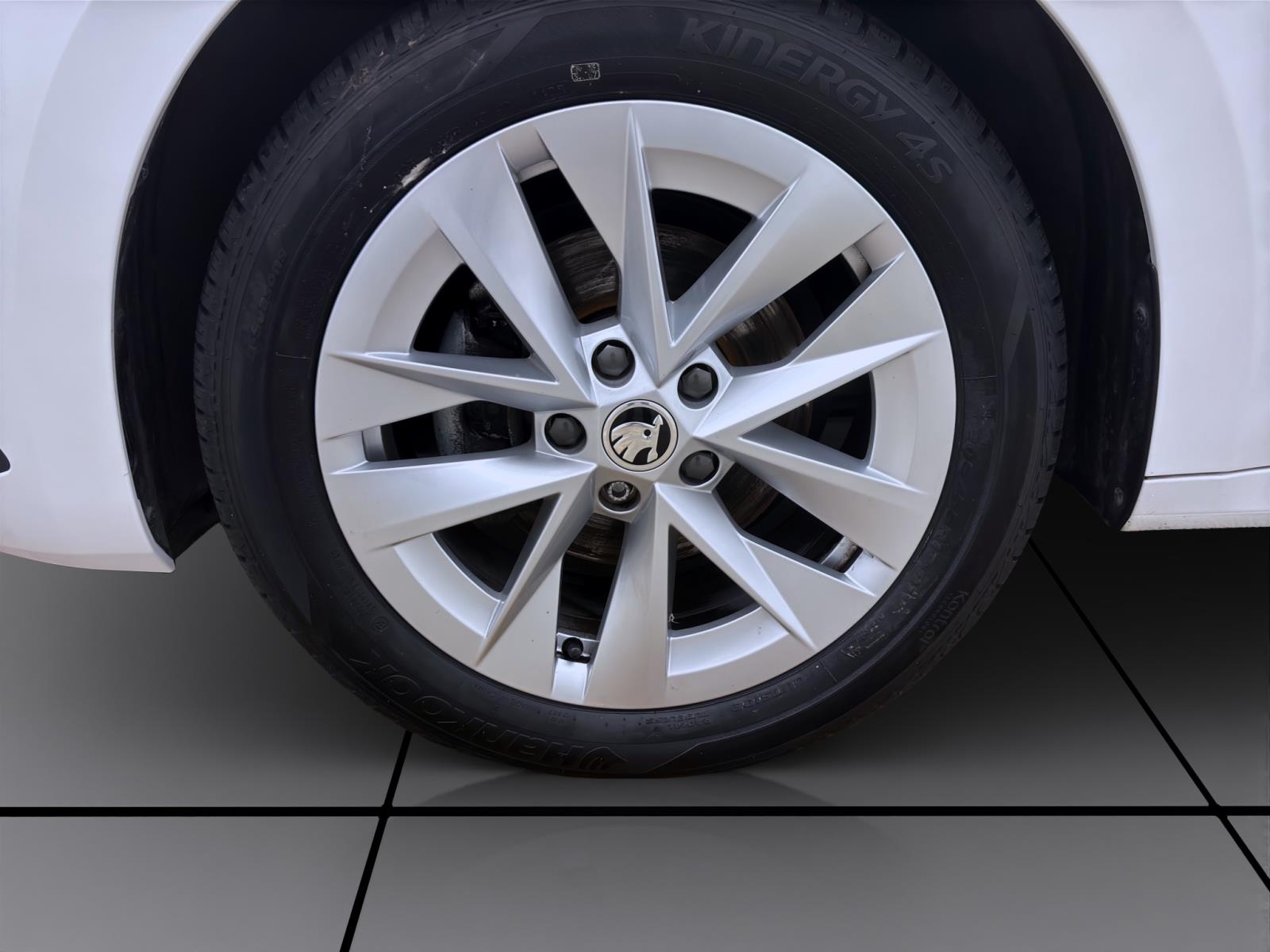 Bild 7: Skoda Octavia Combi 2.0 TDI DSG STYLE NAVI PDC SITZHZG LED