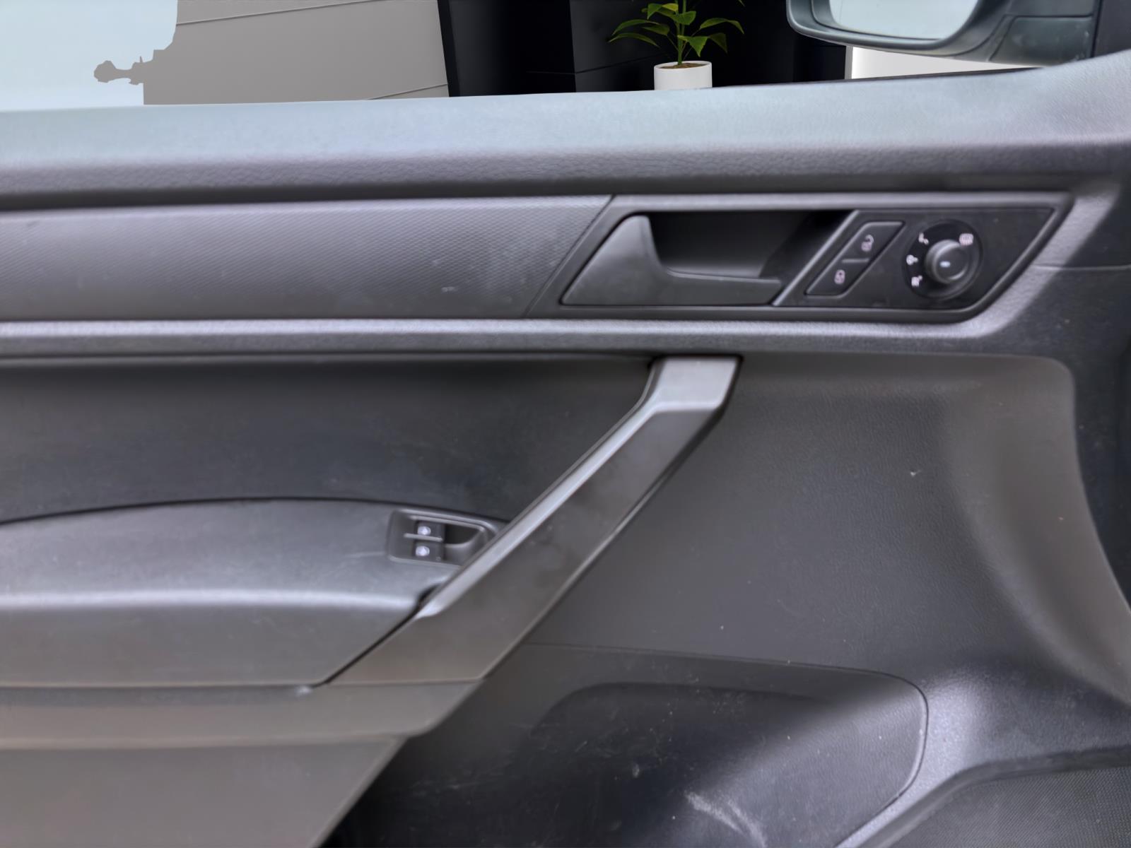 Bild 9: Volkswagen Caddy 1.0 TSI KASTEN PDC SITZHZG KLIMA
