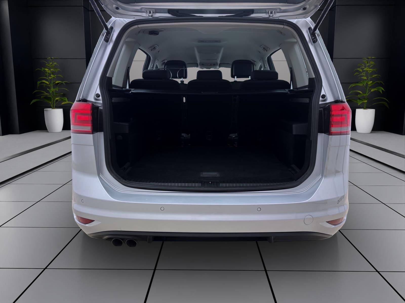 Bild 3: Volkswagen Touran 2.0 TDI DSG COMFORTLINE NAVI AHK PDC SITZHZG